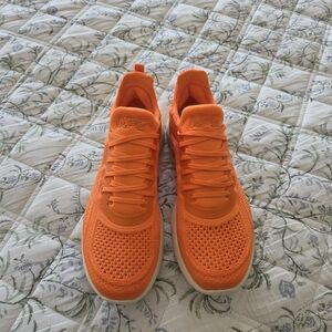 APL Techloom Tracer Bright Orange Athletic Shoes size 8